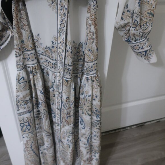 White Blue Floral Maxi Dress EUC S - Picture 6 of 7